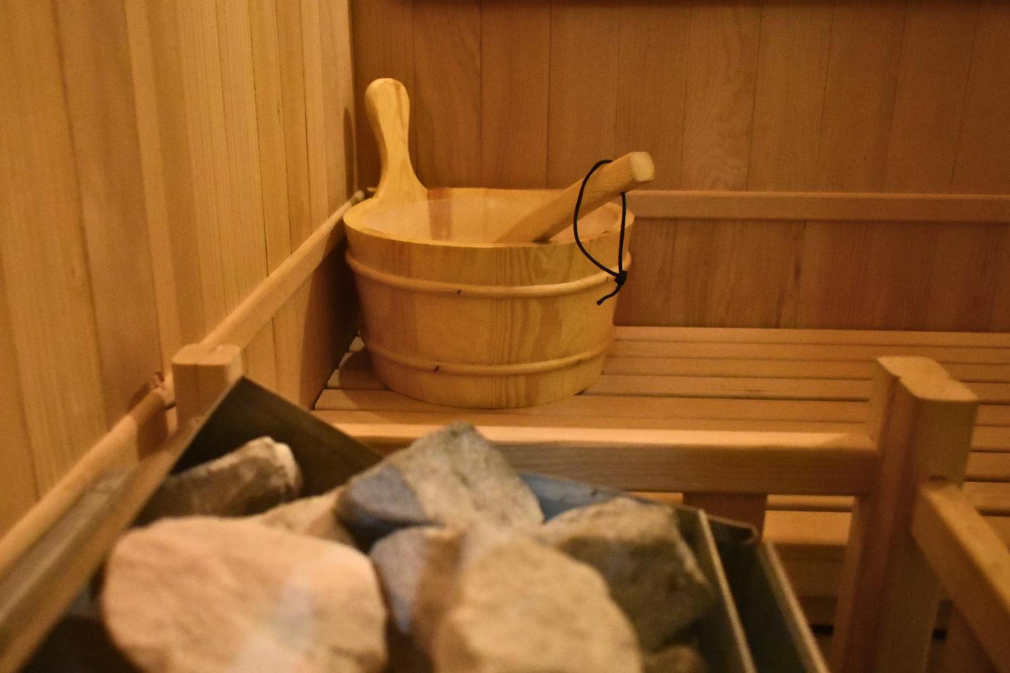 Hebergement Insolite Avec Jacuzzi Privatif Millau Apartamento Exterior foto